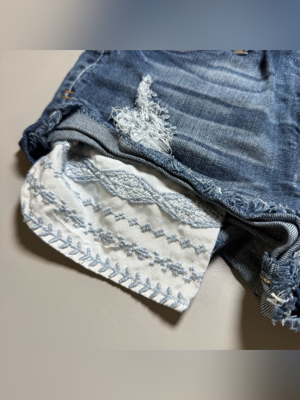 Mudd 5 ripped denim embroidered pockets shortie shorts - Picture 4 of 6